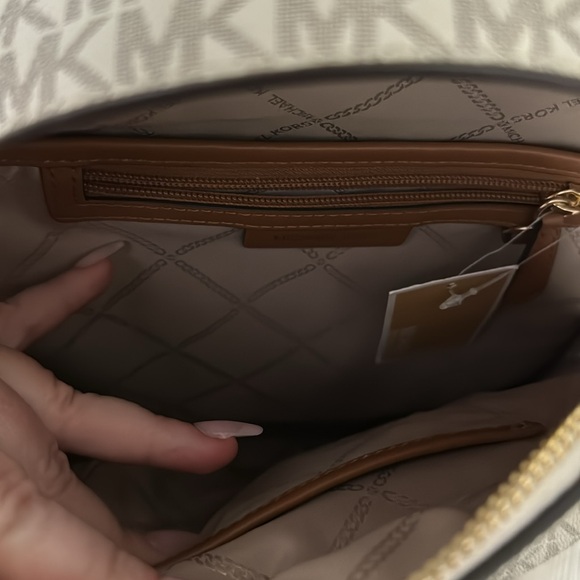 🌟 MICHAEL KORS SALLY BACKPACK AND TABLET CASE 🌟 FREE SHIPPING 🌟 - Picture 5 of 5